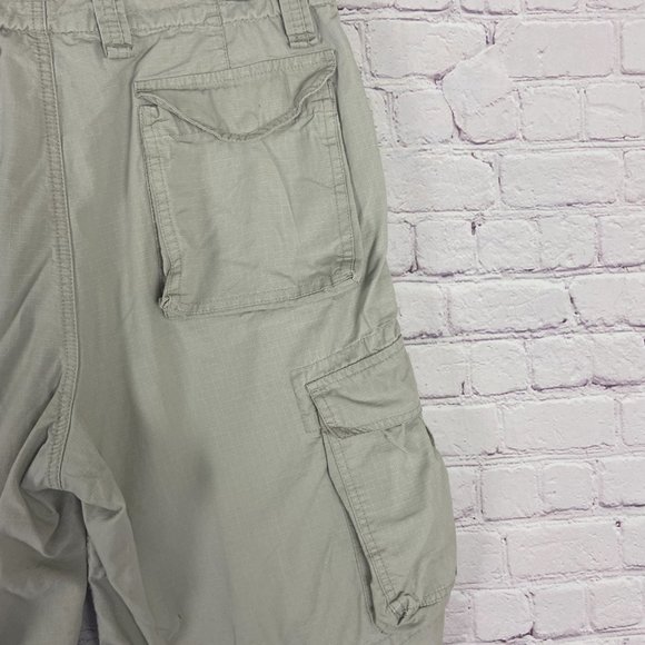 BUNDLE Men's Chaps Cream Cargo Shorts Sz:32 & FREE G.H.Bass Long Sleeve Tee. SM - Picture 6 of 14